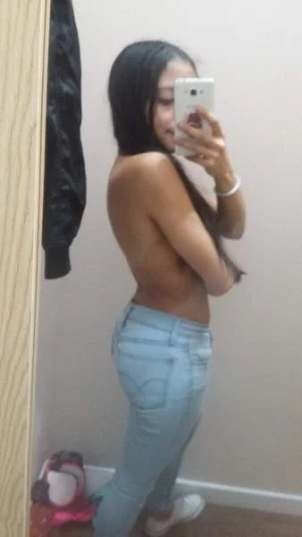 Rica morra flaquita le manda fotos al novio image 12