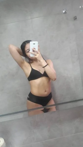 Rica morra flaquita le manda fotos al novio image 17