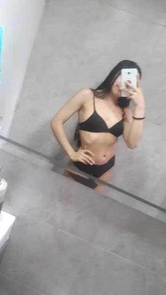 Rica morra flaquita le manda fotos al novio image 18