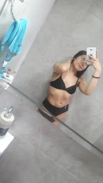 Rica morra flaquita le manda fotos al novio image 6
