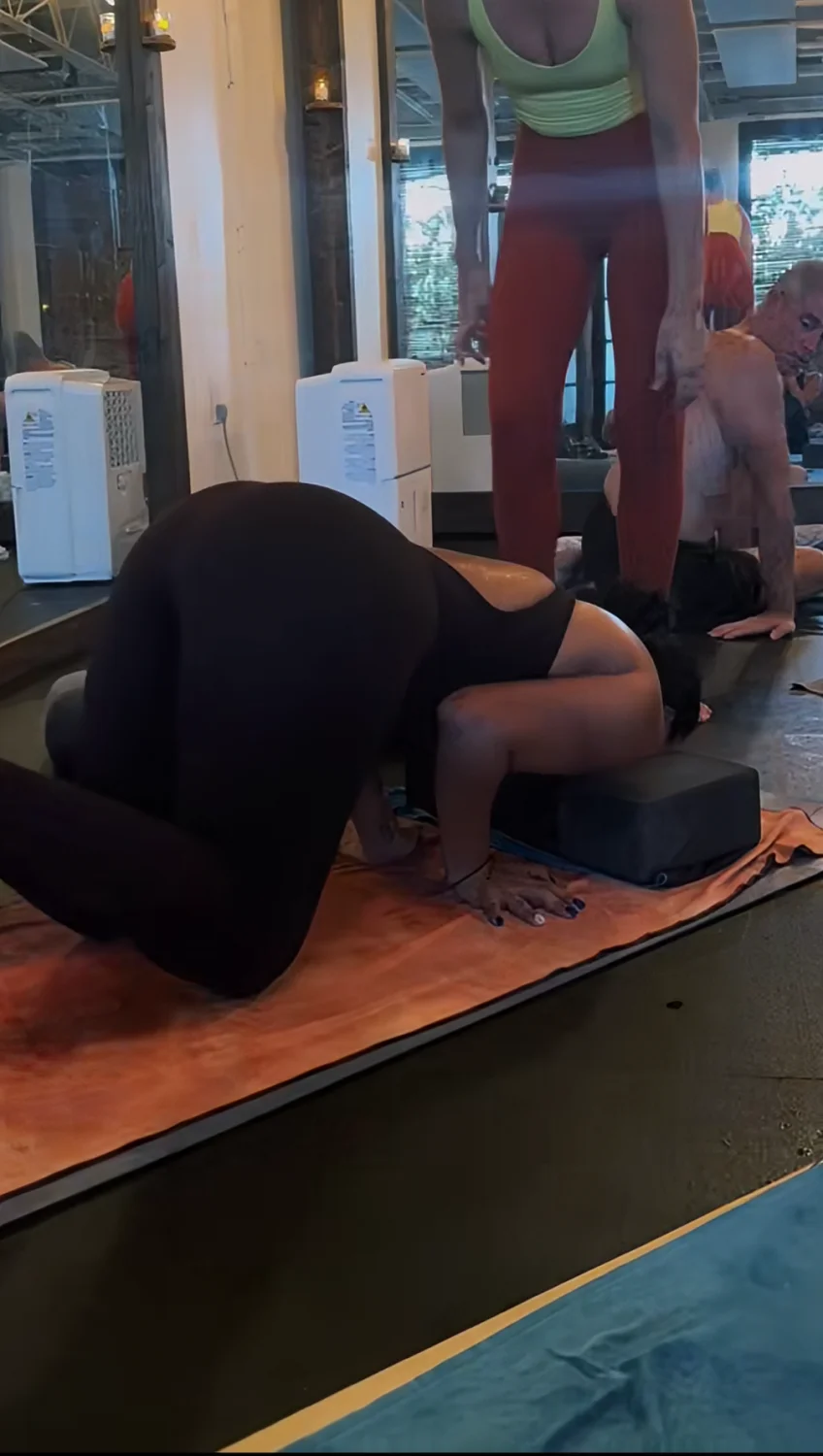 this bitch got ass 🔥 image 29