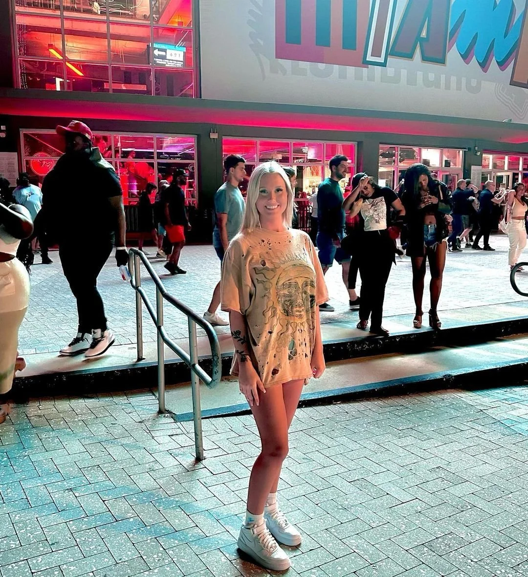 Slutty Hot Blonde image 3
