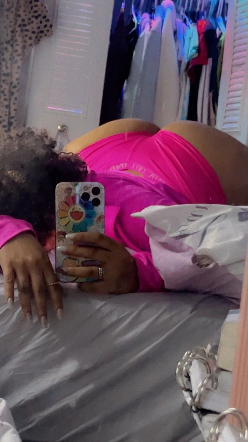 Thick freak with curly hair image 2
