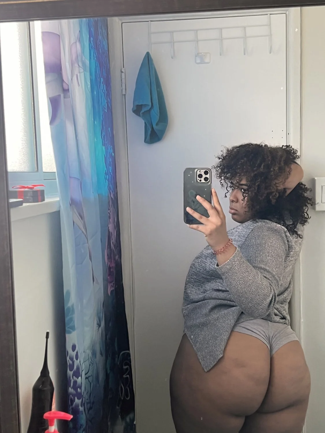 Thick freak with curly hair image 6