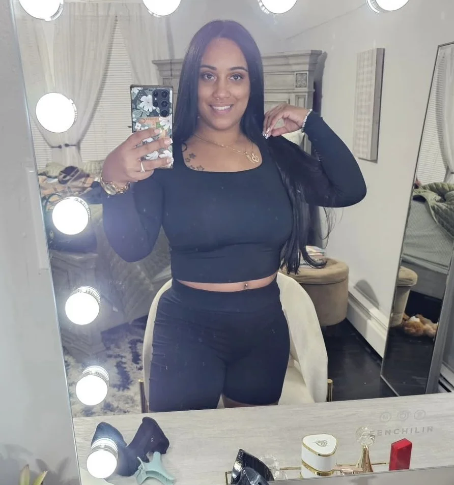 Latina milf with cute feet and big tits and ass image 6