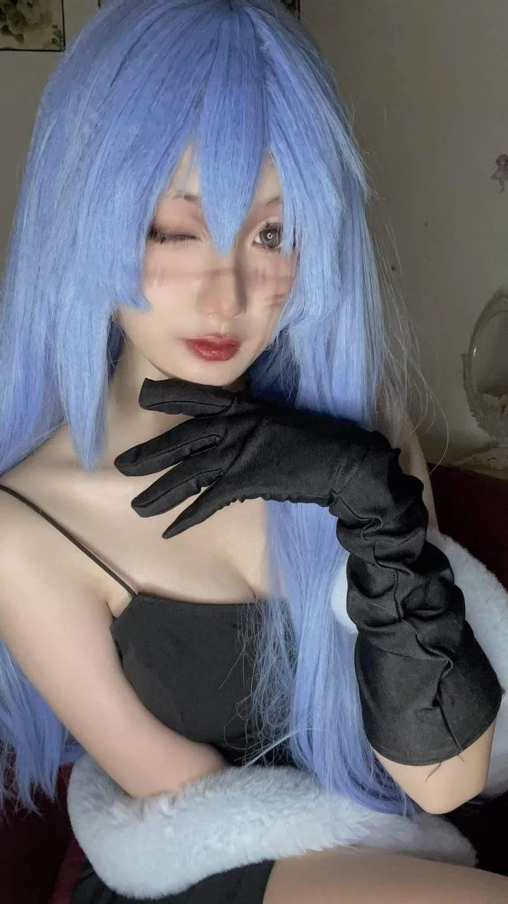 sexy naive cosplayer friend main image