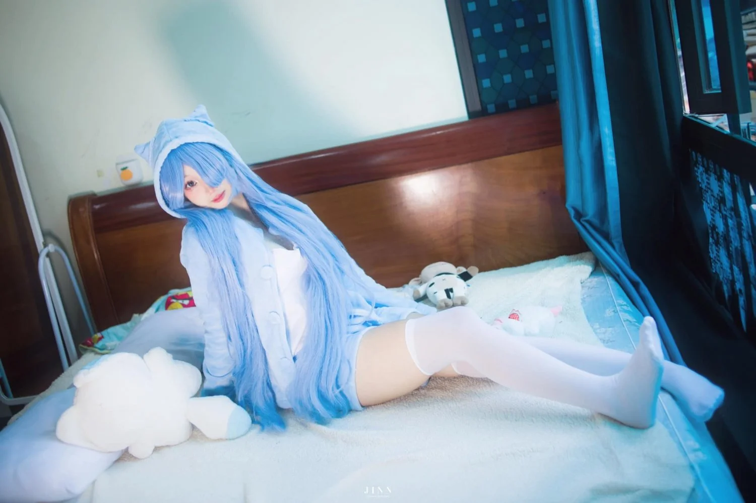 sexy naive cosplayer friend image 23