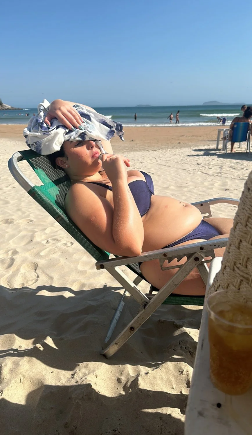 Marido mostrando sua peituda gostosa na vitrine...comente e mande a sua.... image 1