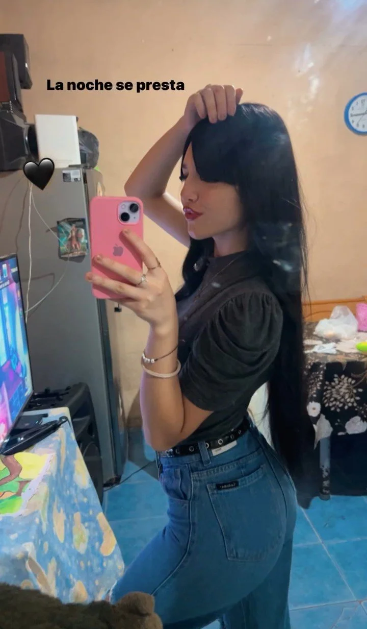 Putas de Instagram image 19