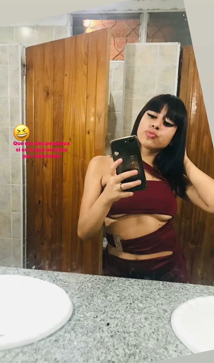 Putas de Instagram image 20