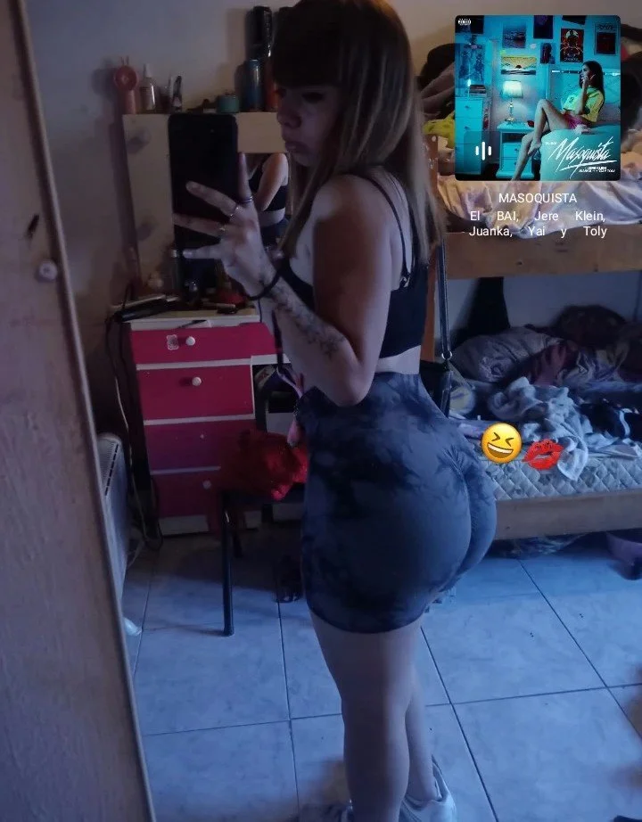 Putas de Instagram image 23