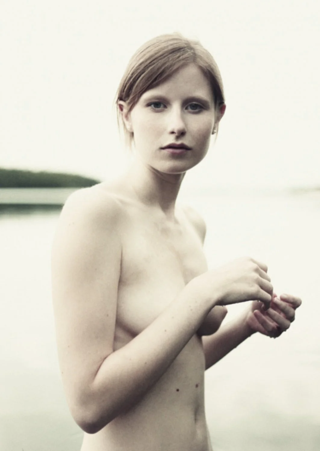Lara lost image 14