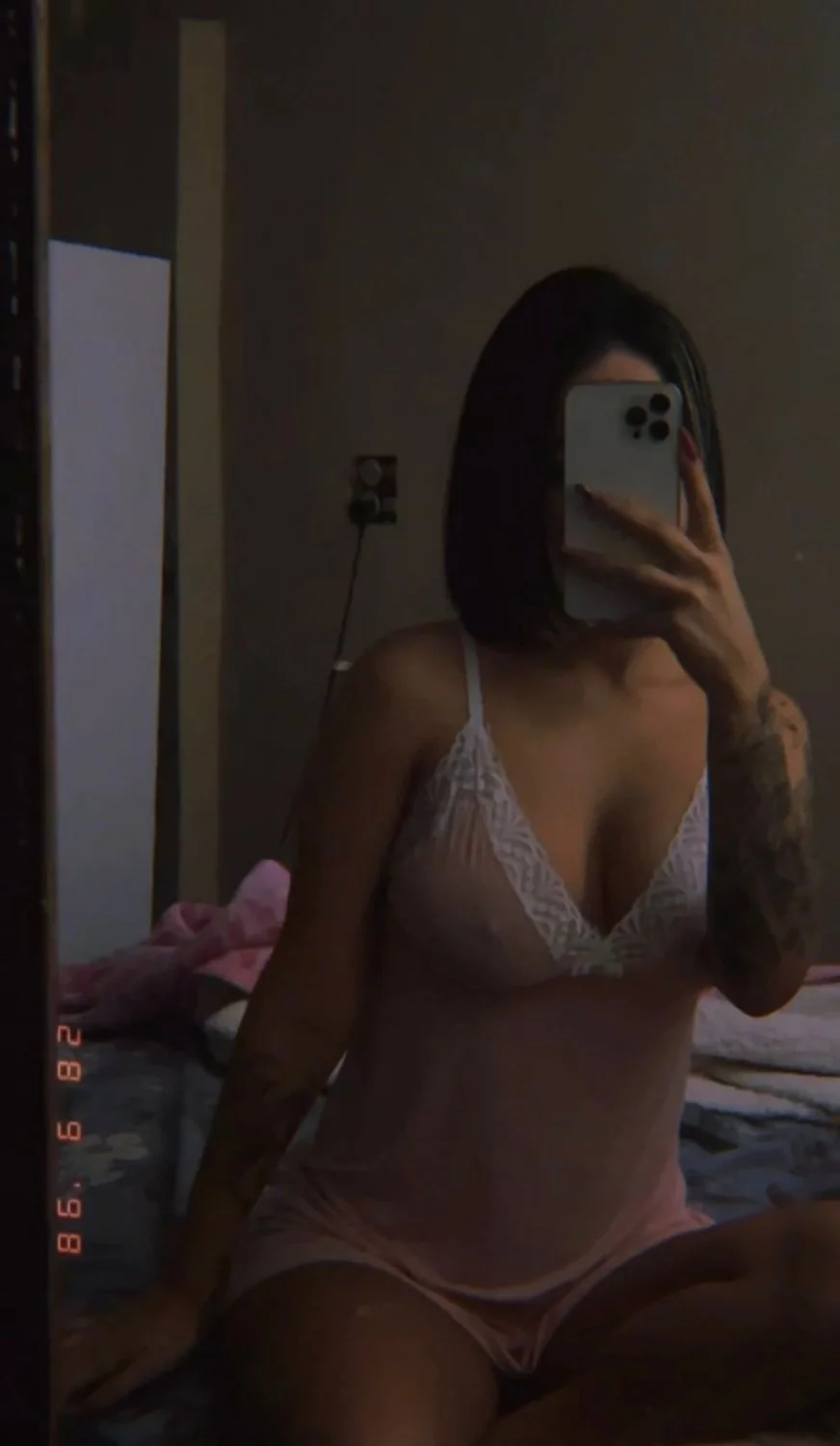 Novinha gostosa de pijaminha sexy image 2