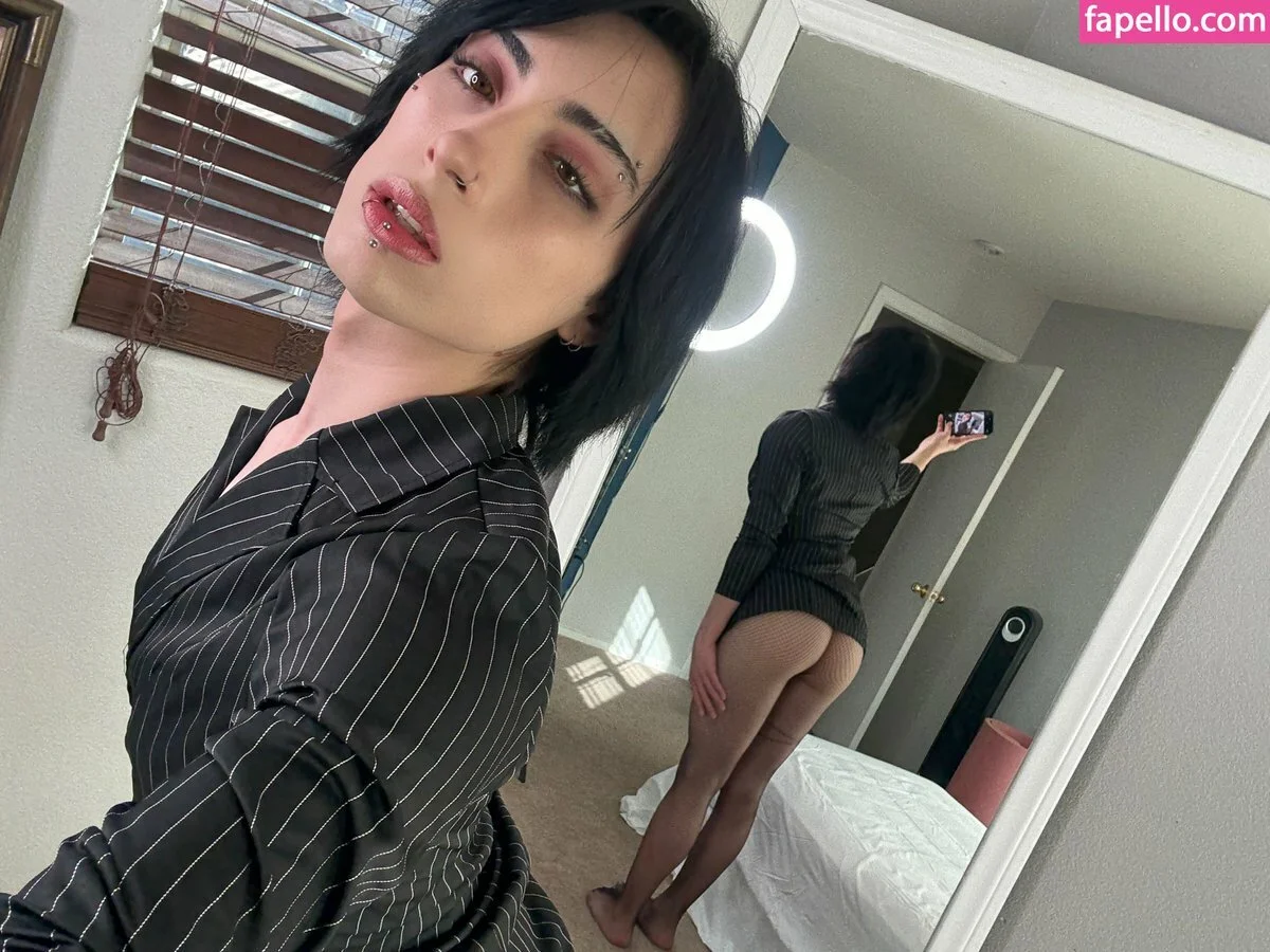 Femboy froufrousam takes bbc dildo and tells you what to do image 5