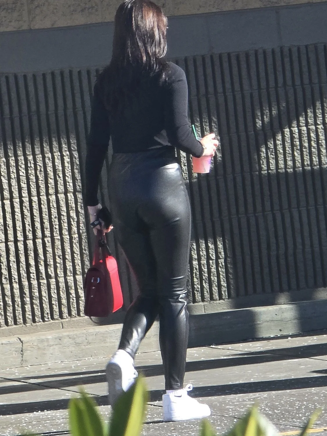 Shopping cheeks image 6