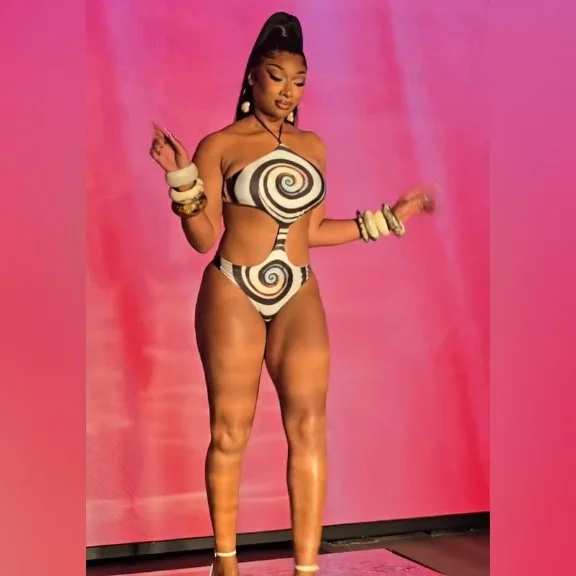 De Stallion main image