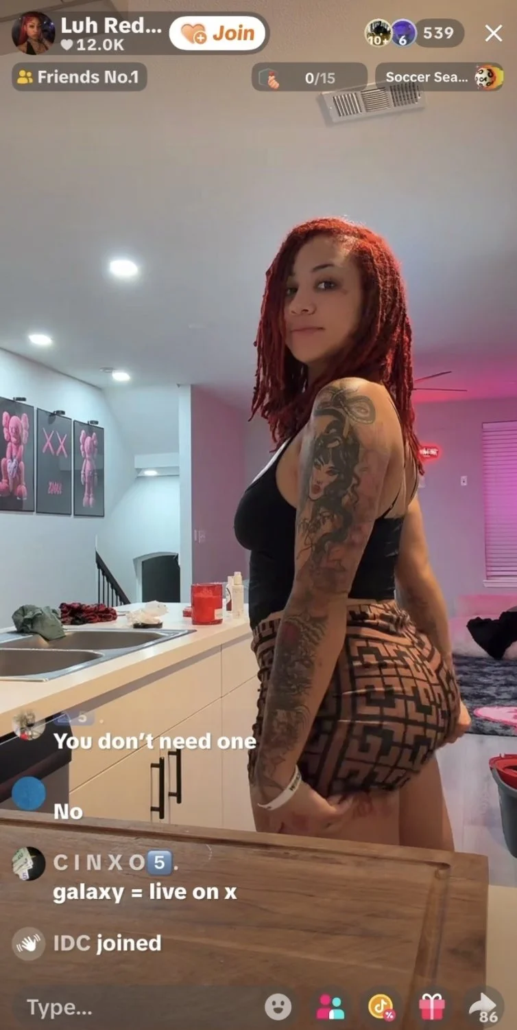She get it🍷🍾👏 image 1