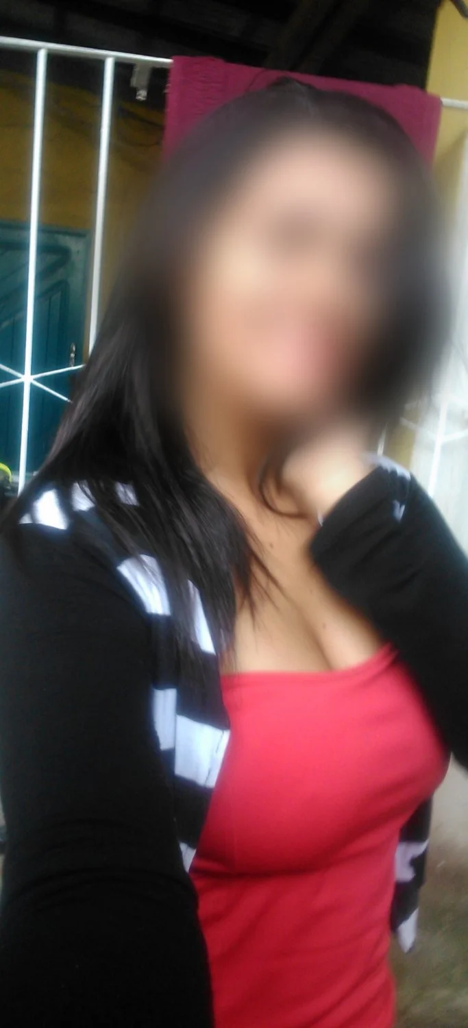Marido Corno .de uma esposa putinha..gostosa...louco pra ver esse corpo usado por machos ..roludo image 5