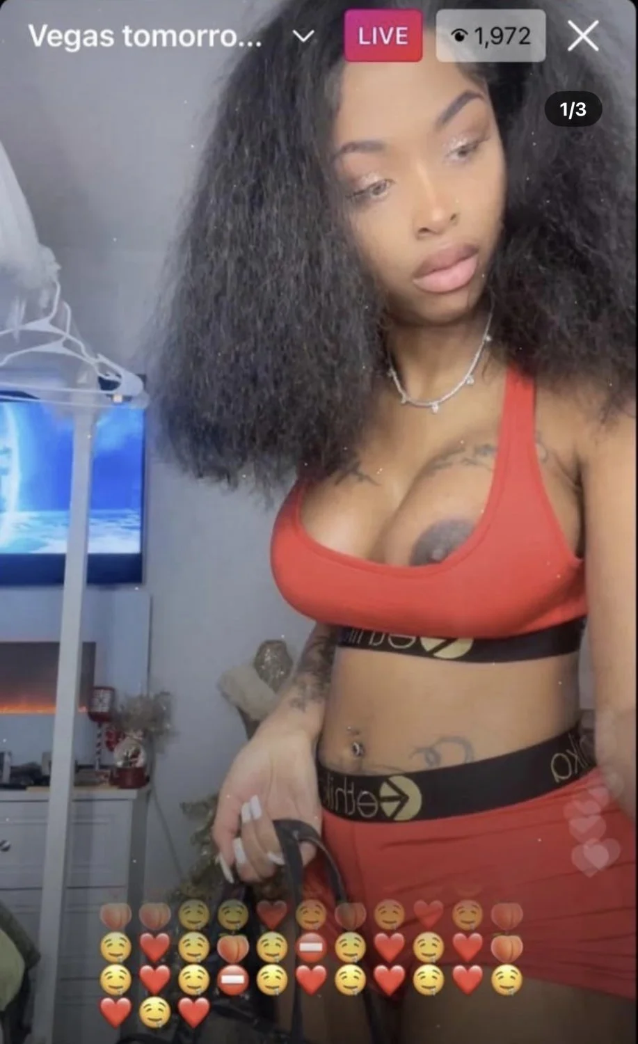 Anaya Bimbo Tits image 2
