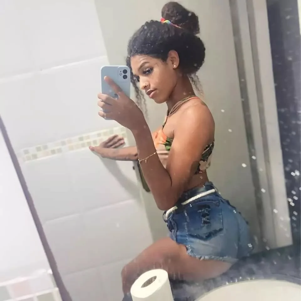 Se eu como vcs imagine essa trans novinha kkk image 5