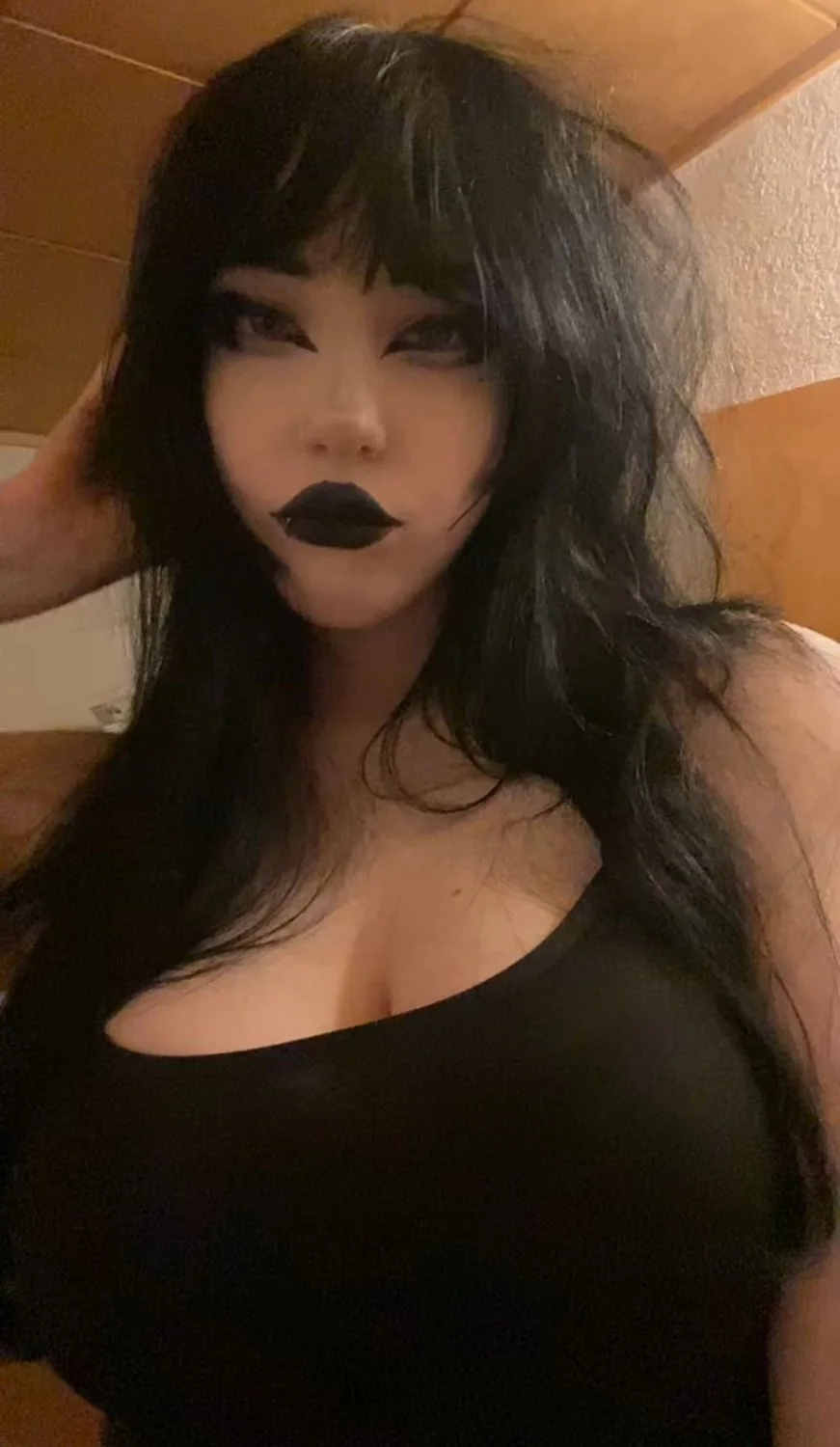 Big booty goth gf fucked image 3
