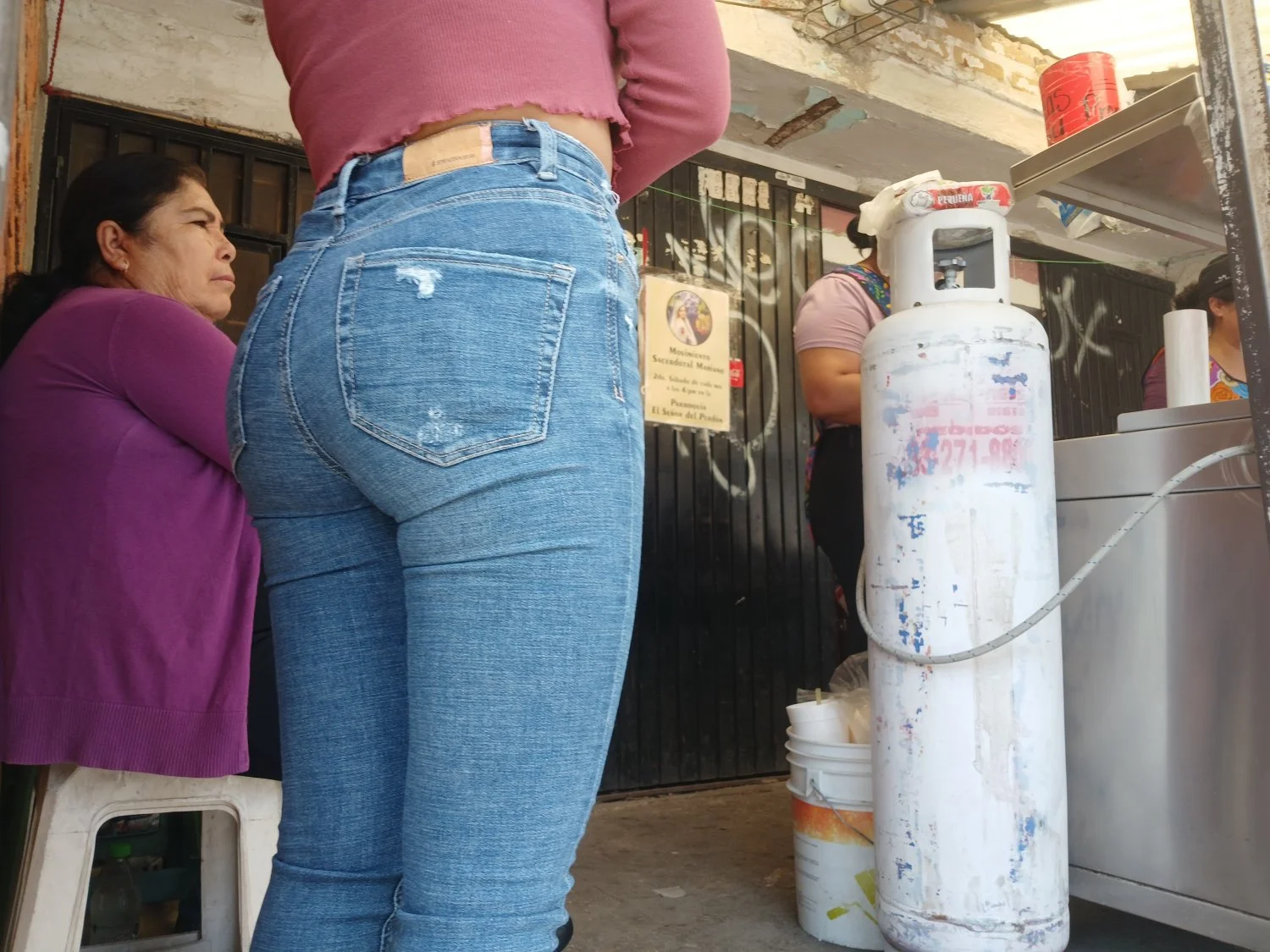 Voyeur Rica nena 18 años en jeans image 6