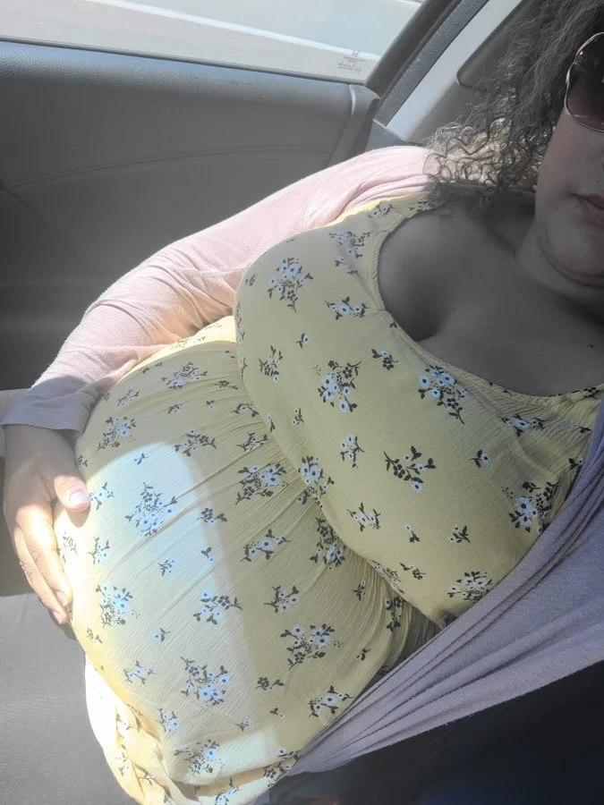 Heavily pregnant mom get fucked image 3