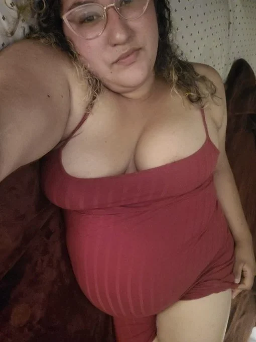 Heavily pregnant mom get fucked image 5