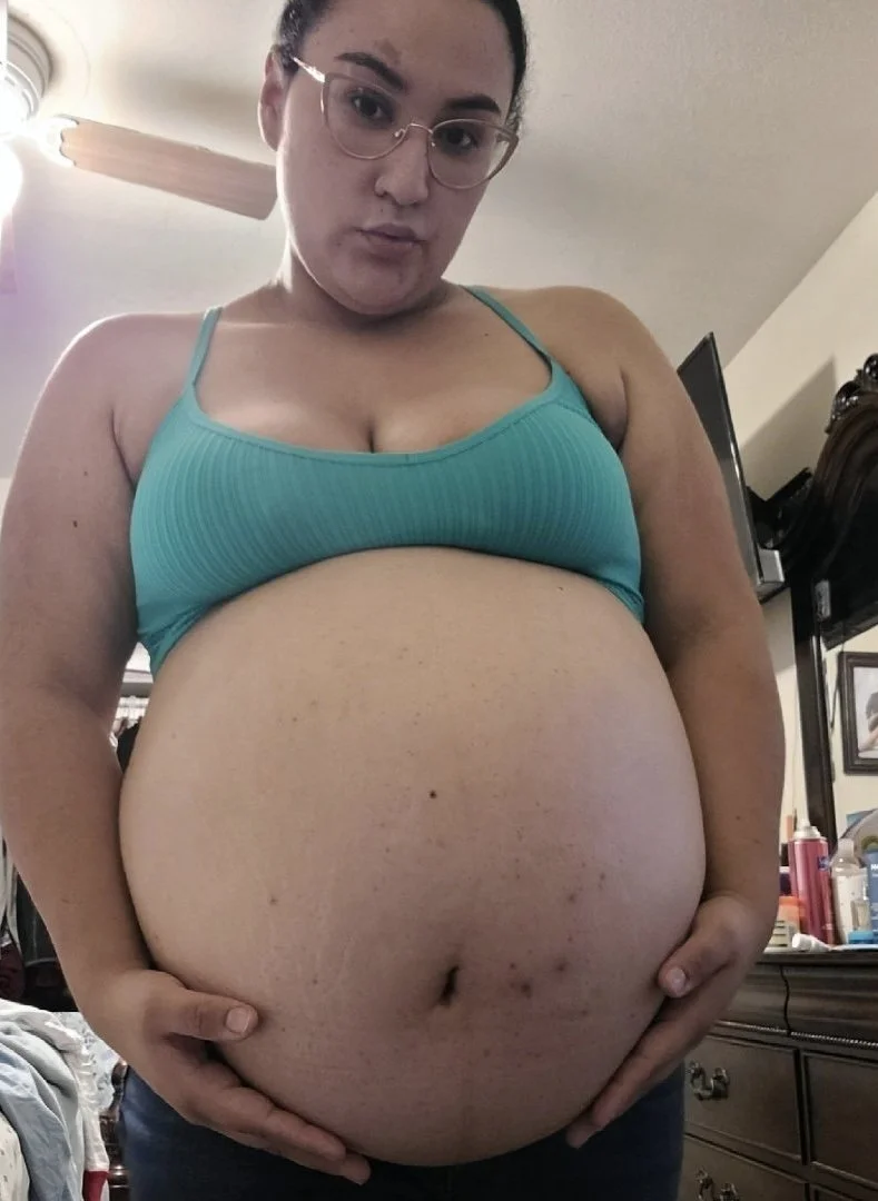Heavily pregnant mom get fucked image 7