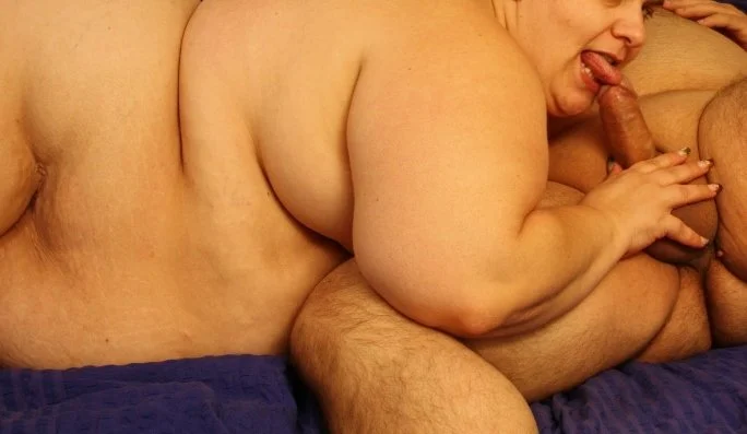 Deutsche SSBBW Fettsau gibt blowjob image 31