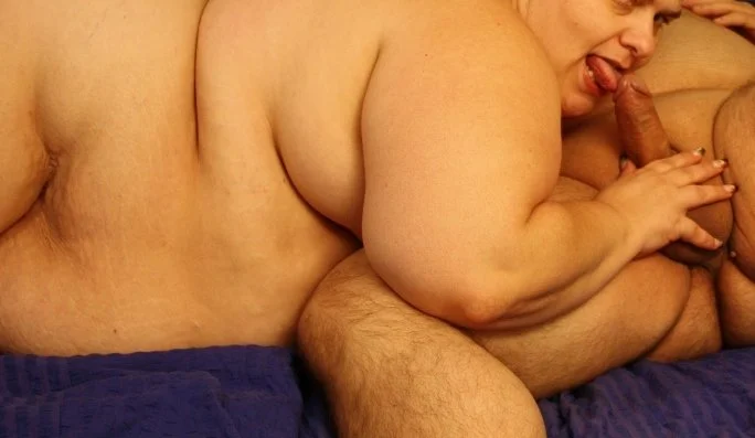 Deutsche SSBBW Fettsau gibt blowjob image 32