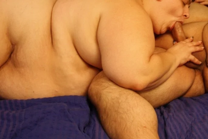 Deutsche SSBBW Fettsau gibt blowjob image 33