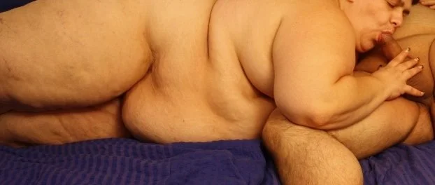 Deutsche SSBBW Fettsau gibt blowjob image 8