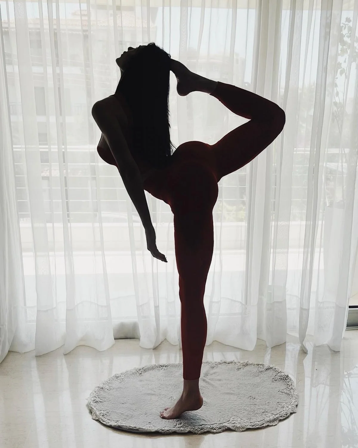 Veronika Mercury image 3