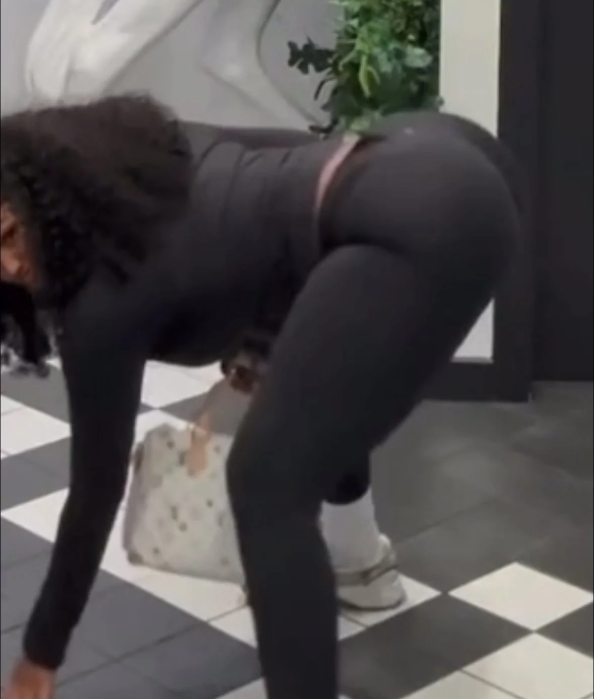 (Joi)Niquee got a ass made for long dick it moved like water look at her nutty curvy donkey butt🤤💦 image 5