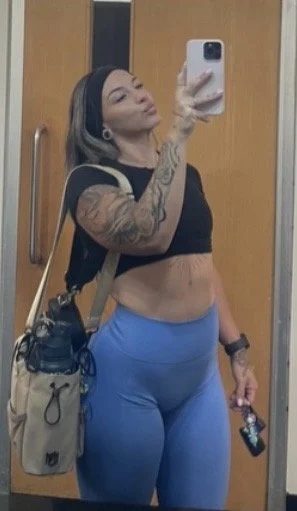 Big ass fitness milf Skylynn Marrie image 2