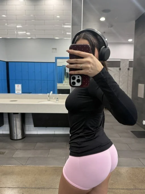 Gym Time🔥🍑💪🏼 image 9
