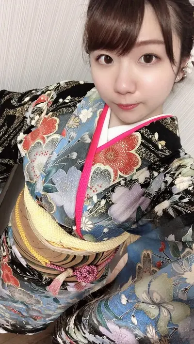Innocent japanese woman does a photoshoot cover image