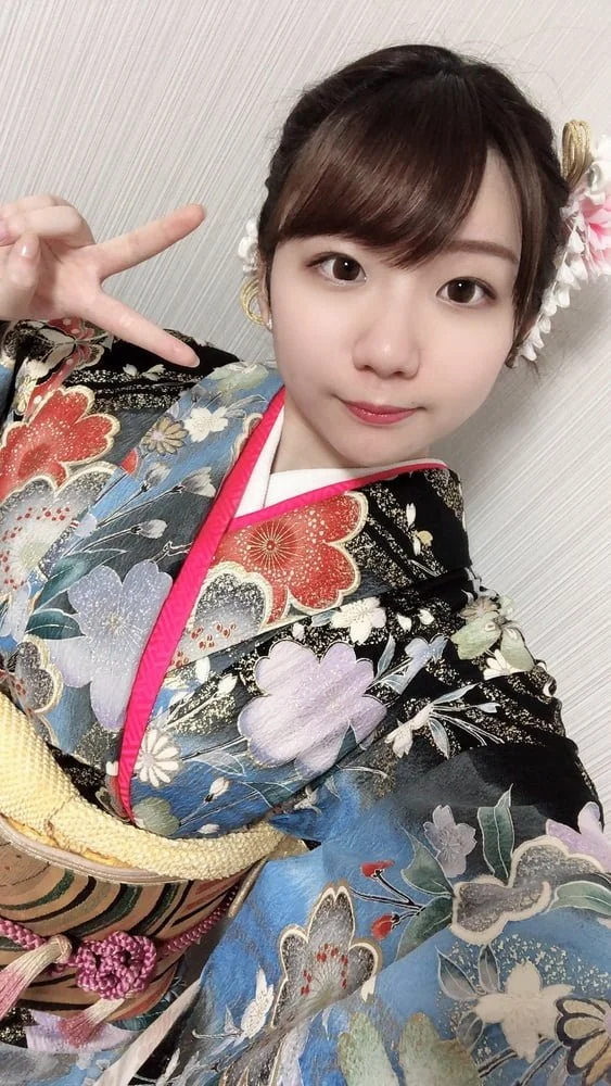 Innocent japanese woman does a photoshoot image 2