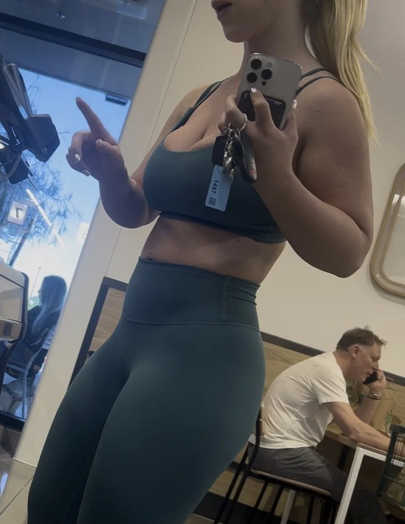 Tight White slut main image