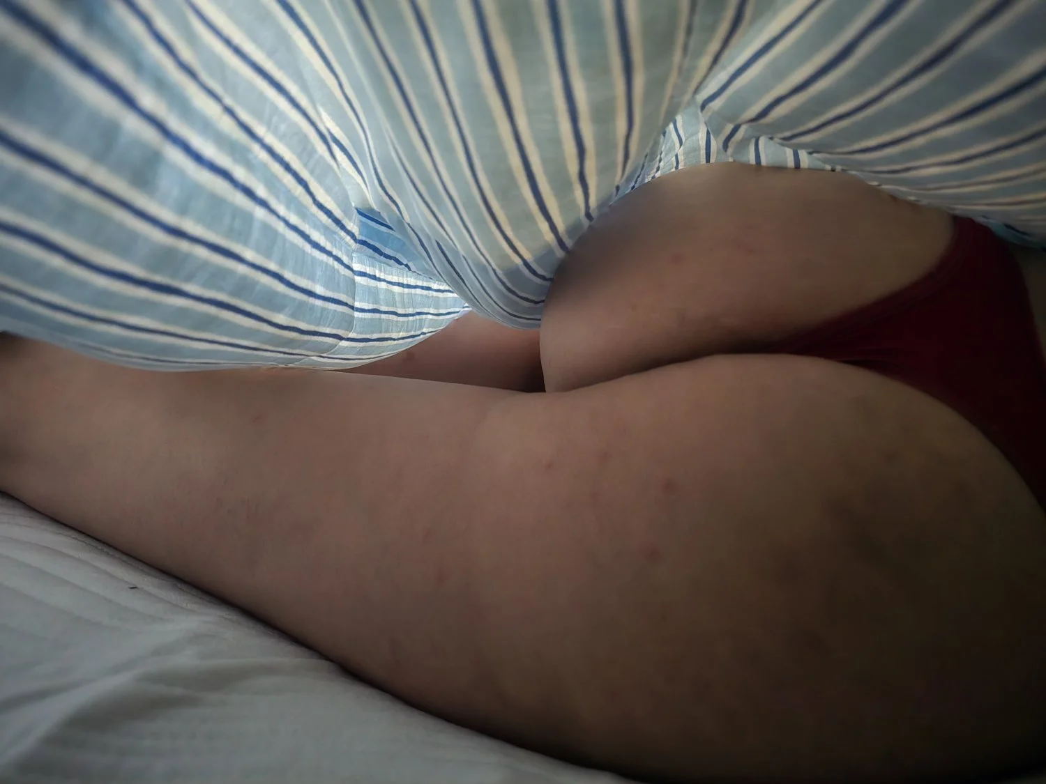 My sister-in-law fell into a very deep sleep, if I fuck her, she doesn't wake up. image 2