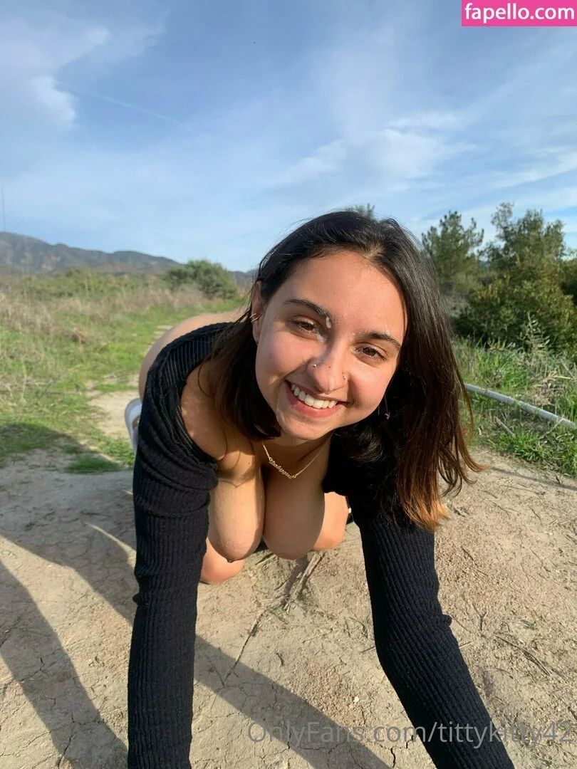 Hailey Rose lookalike irl latina teen image 2