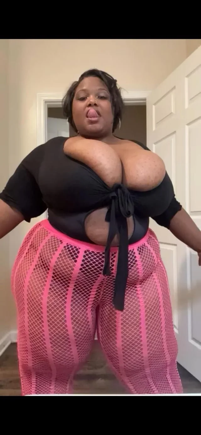ole-thick-ass-v0-025cl3hg7xzg1 image 3