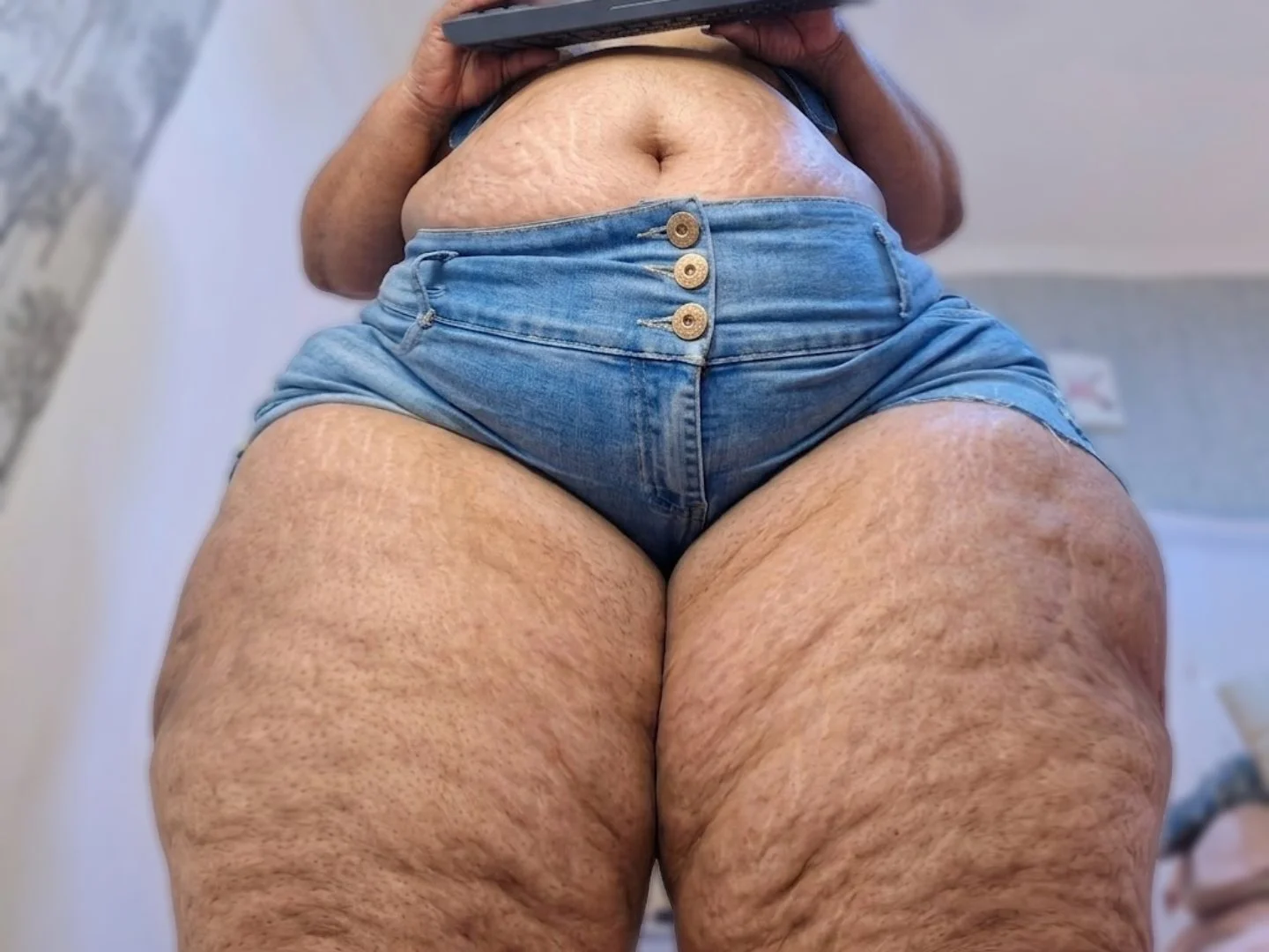 Big sexy Latina main image