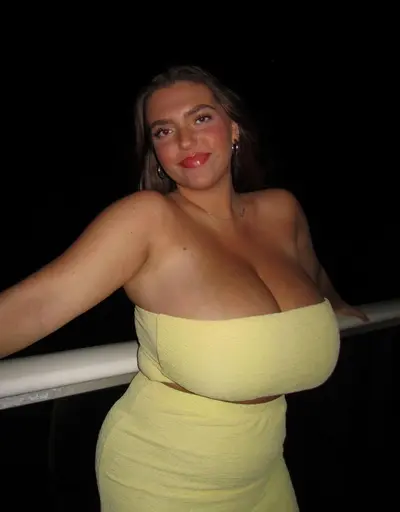 Shoutout to her ex for leaking these nudes cover image