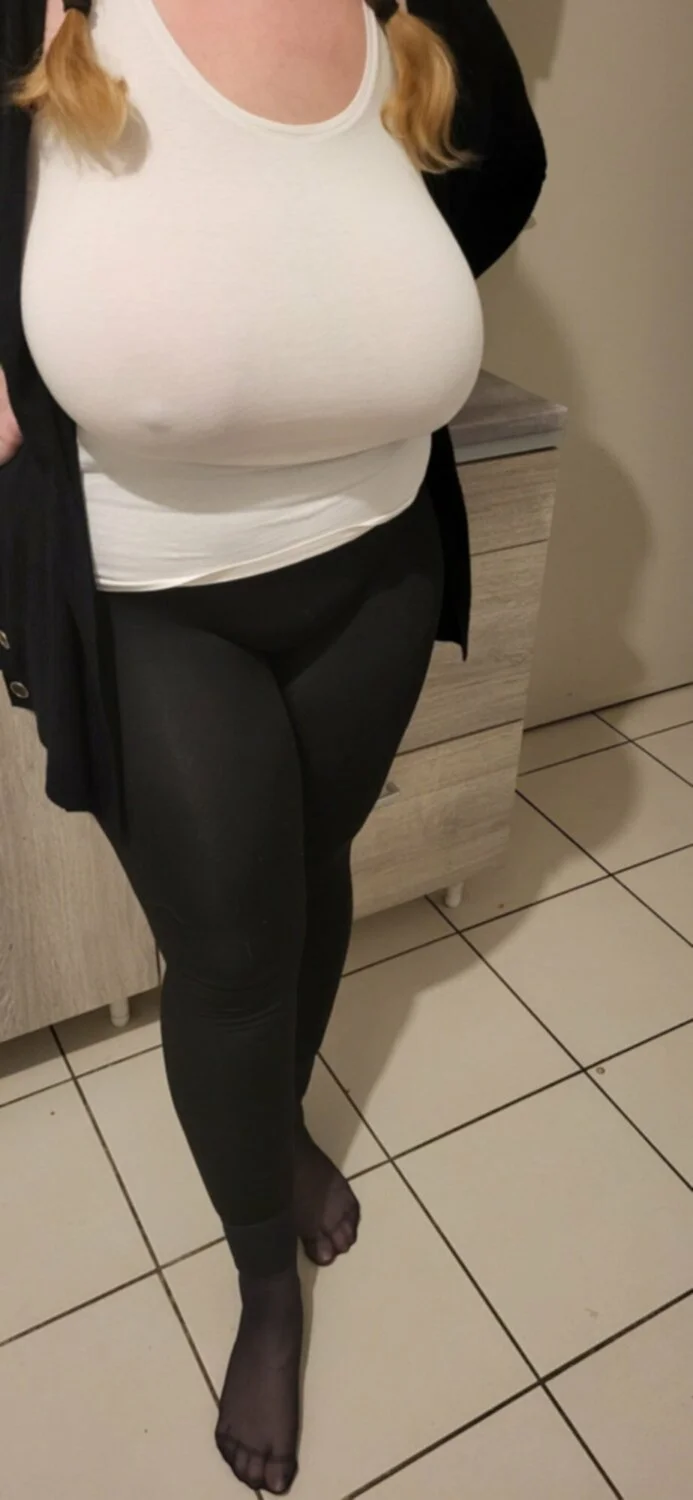 Anaïs caught image 18