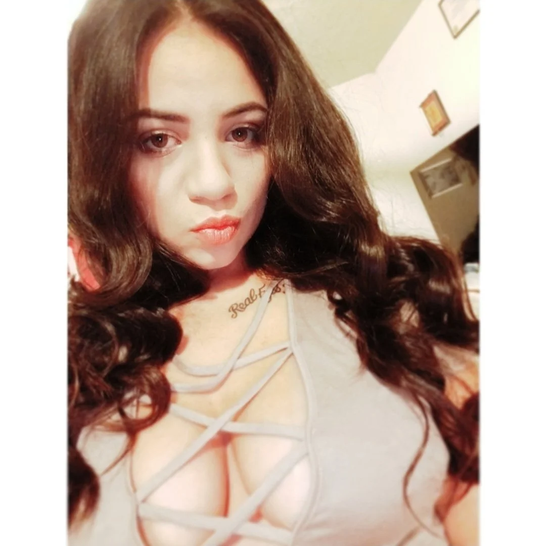 Thick Latina Vero image 12