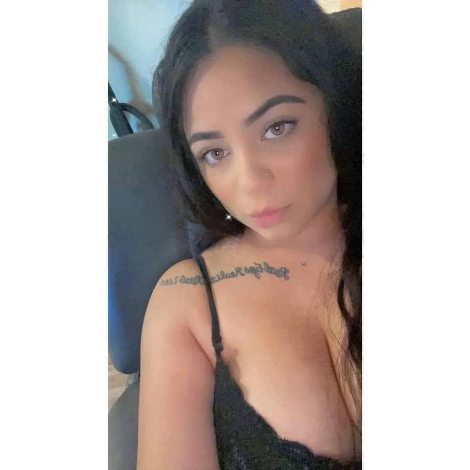 Thick Latina Vero image 16
