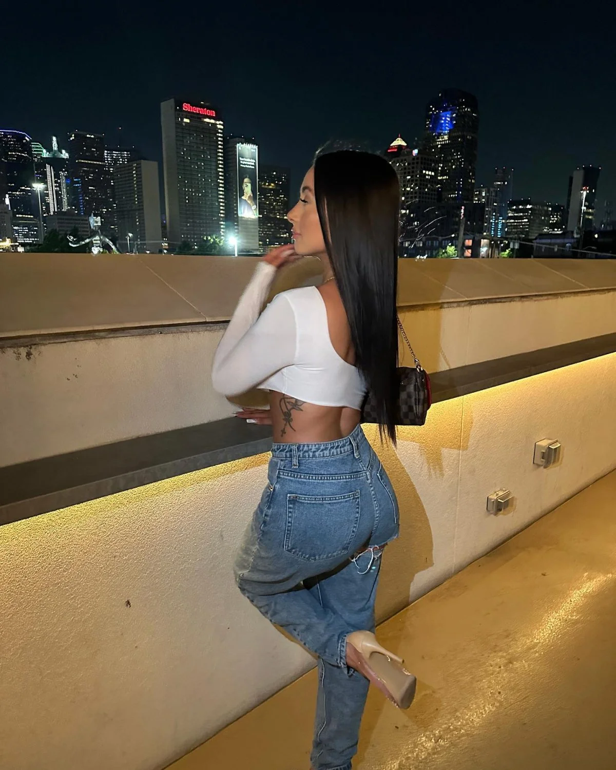 CH3YENNE The Busty Brunette image 6