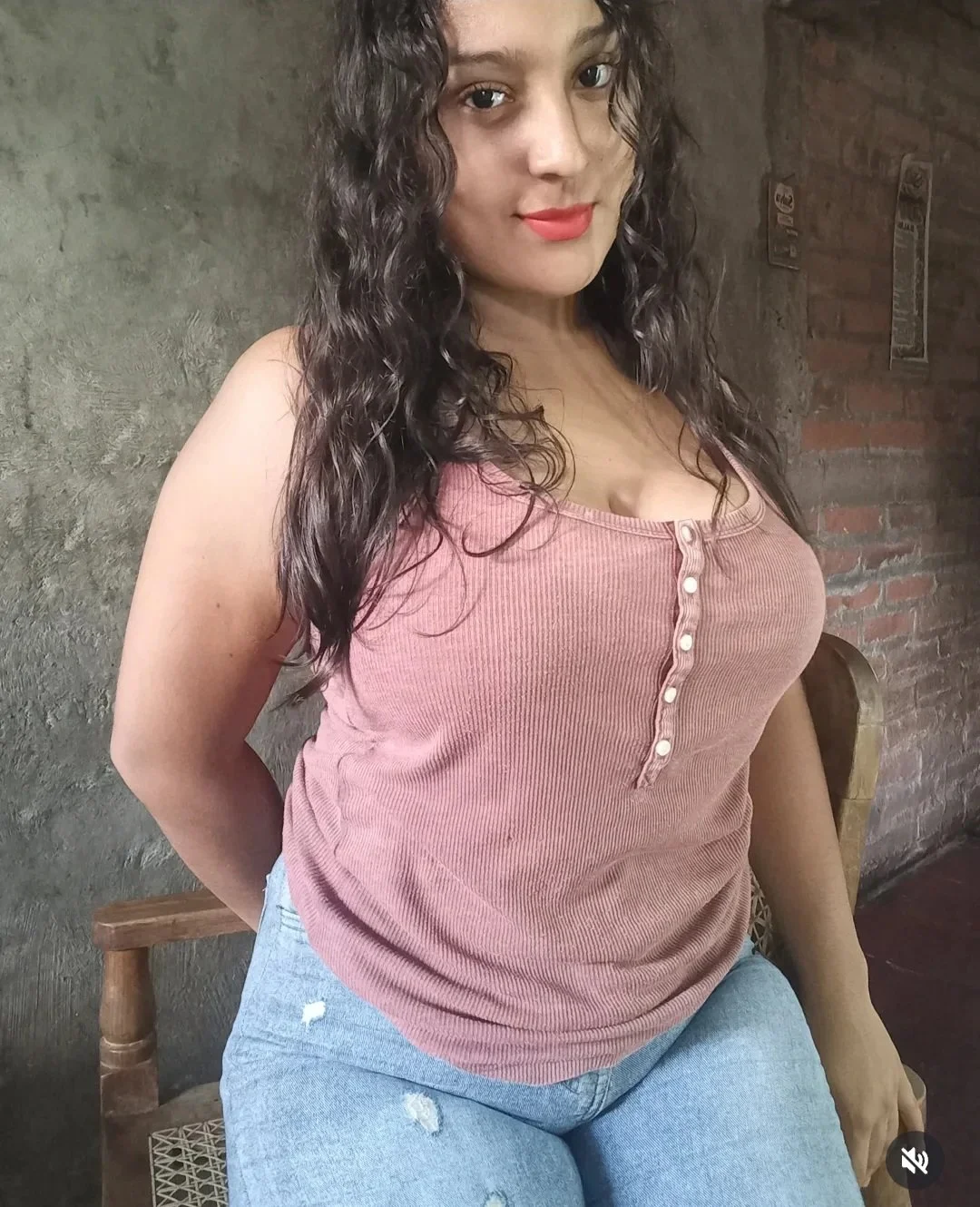 La dueña de mi pajas que morena tan chichona 🤤🤤😋🥵🥵😏 image 10